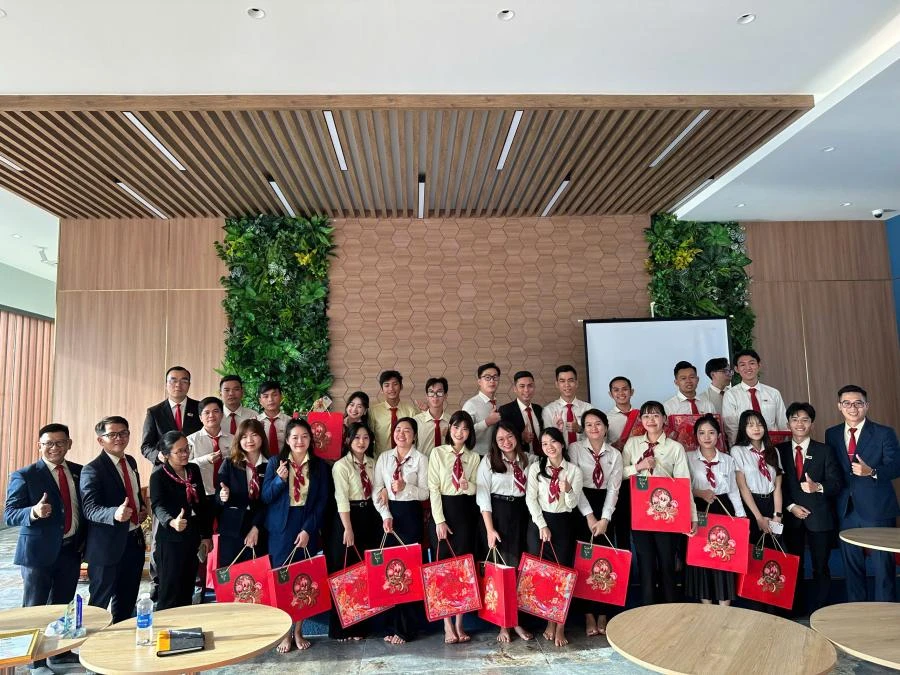 Những hình ảnh nổi bật tại buổi tặng quà chúc tết nhân viên của tập đoàn Bcons