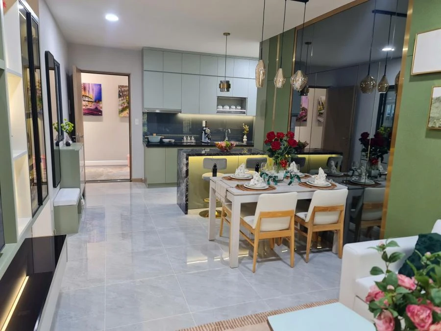 Góc nhìn từ phòng khách ra khu bếp
