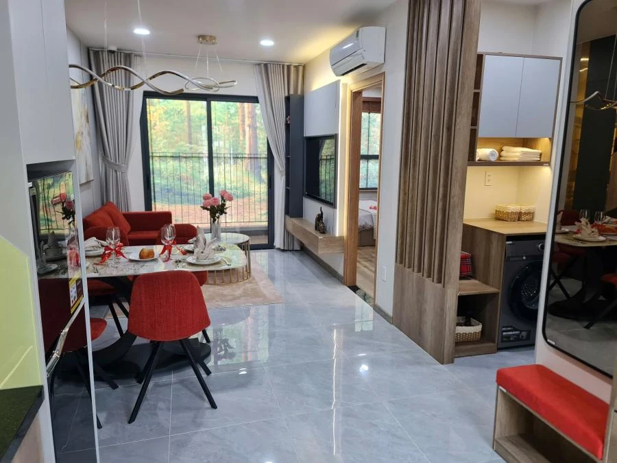 Góc nhìn từ cửa vào phòng khách