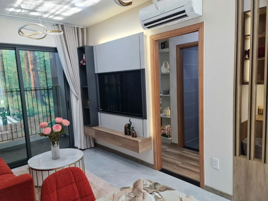 Góc nhìn từ bàn ăn vào phòng master