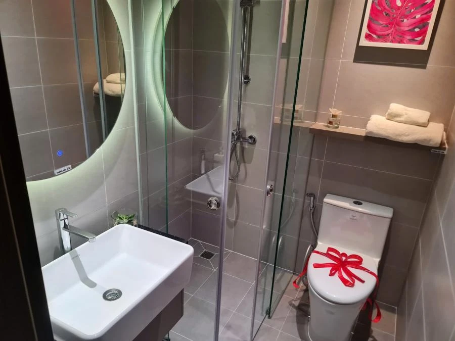 WC trong phòng Master
